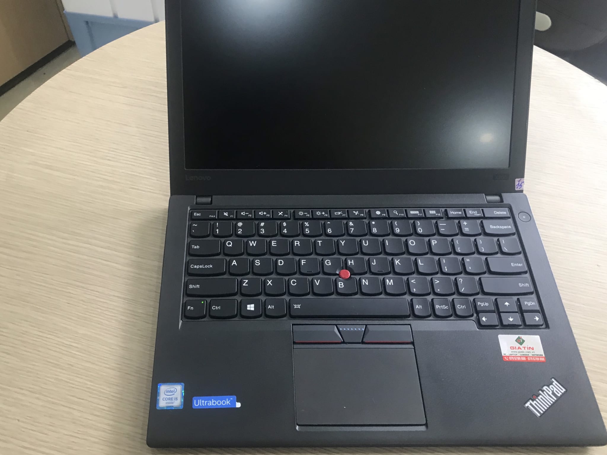 LENOVO THINKPAD X260 I5 6300U/ RAM 8GB/ SSD 256G/ 12.5 inch giá rẻ tại