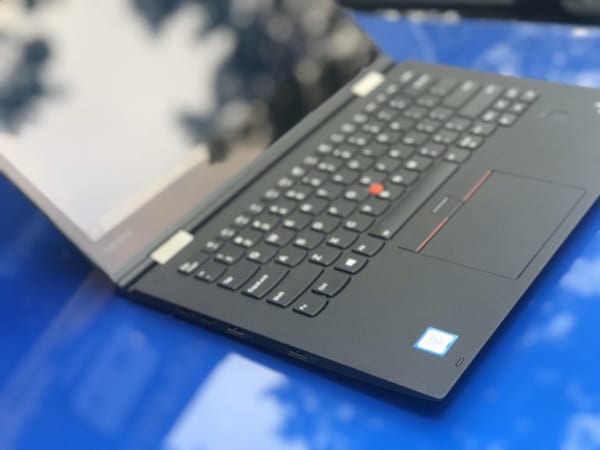 Máy tính xách tay Lenovo Thinkpad X1 Yoga i5- 7200U / 8GB/ SSD 256GB/ 14.0 2K